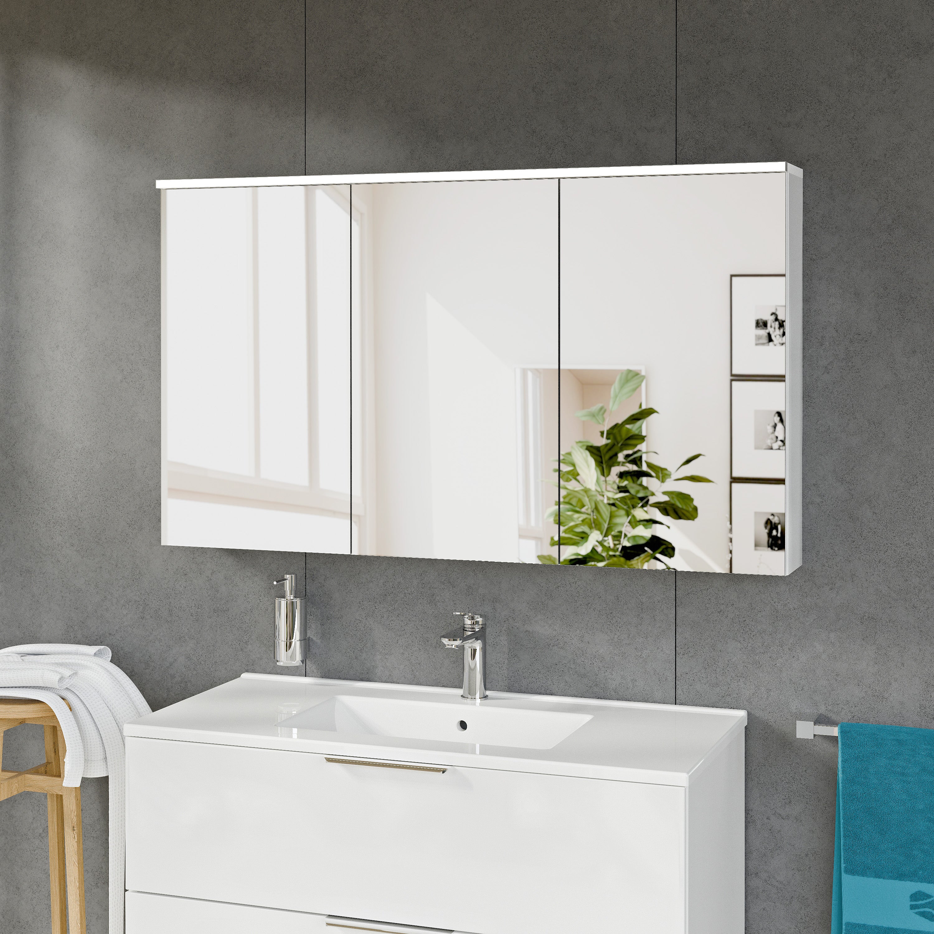 SOLO spejlskab med LED-belysning - 120 cm - 3 døre - farve valgbar